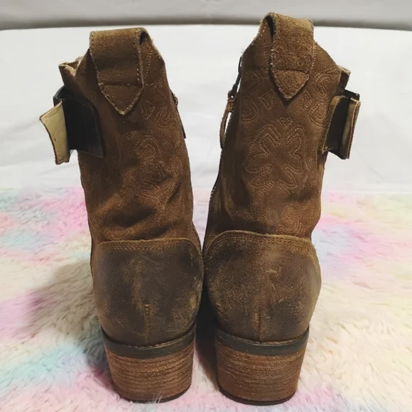 Olukai Kalulani Boot Seal Brown Mustang Distressed Boots Sz.7 Gently Worn - Picture 8 of 16